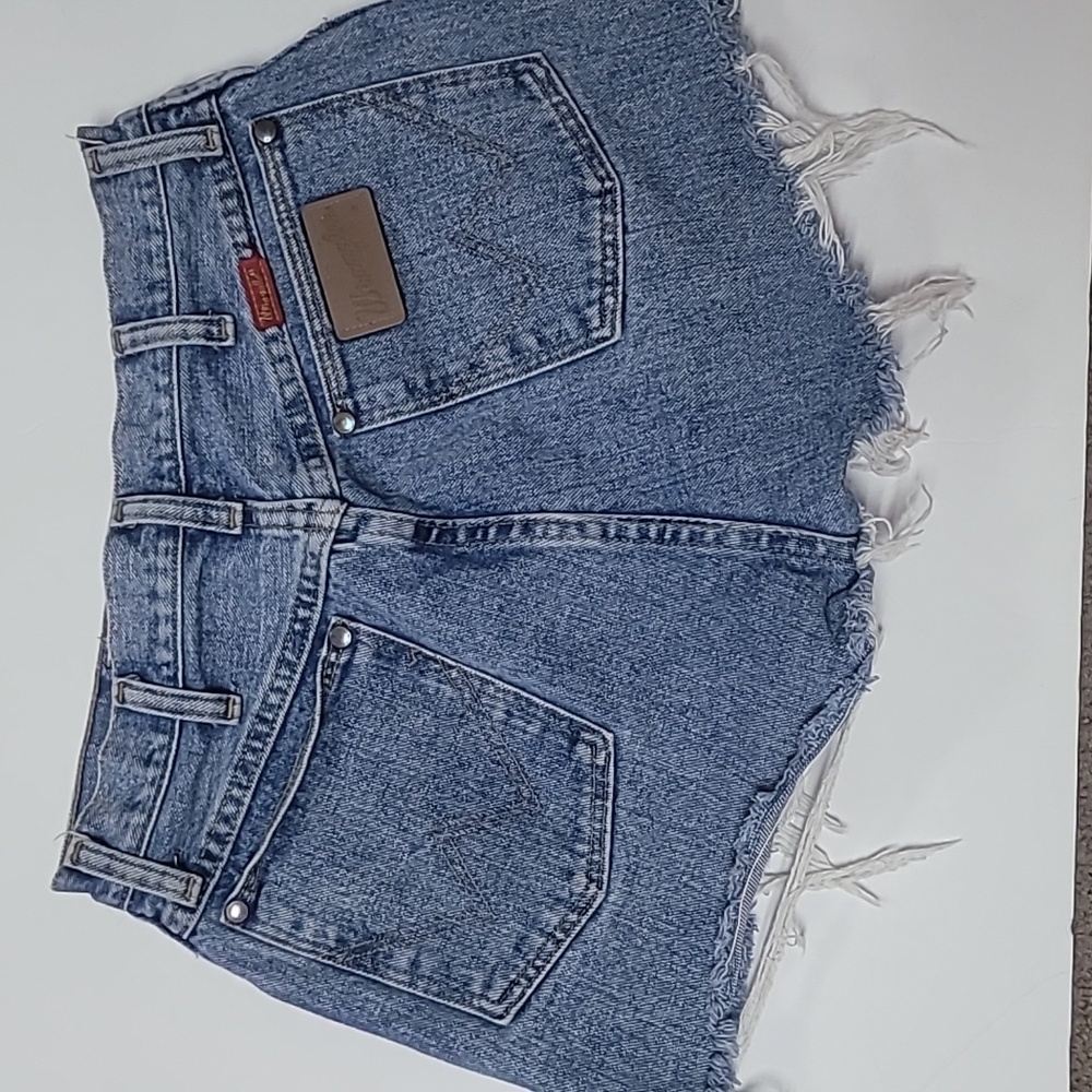 Vintage 80's-90 'S Wrangler High-Waisted Denim Fray Cut Off  Shorts 26 Waist